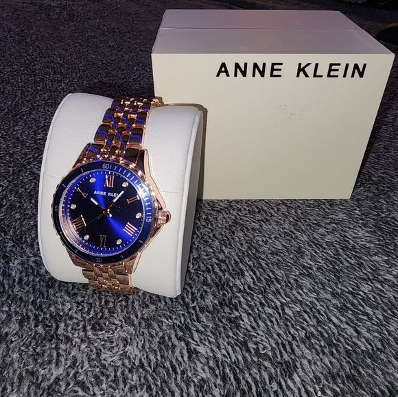 Anne Klein woman's wrist watch - Picture 3 of 4